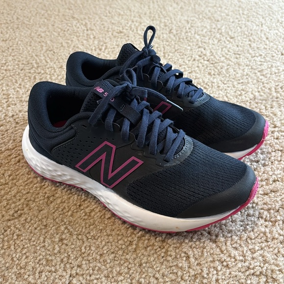 New Balance Shoes - Picture 3 of 3
